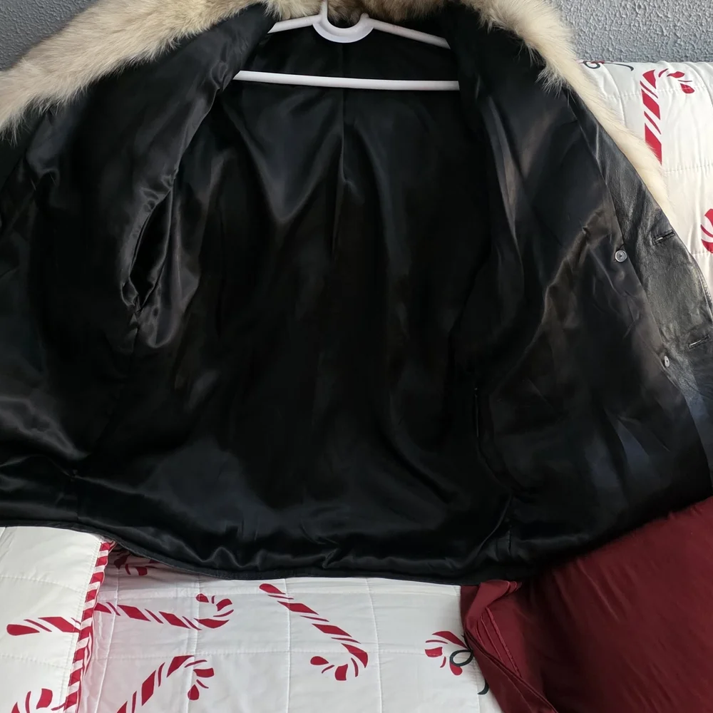 Women's Black 100% Leather Coat with Faux Fur Collar - Picture 3 of 8